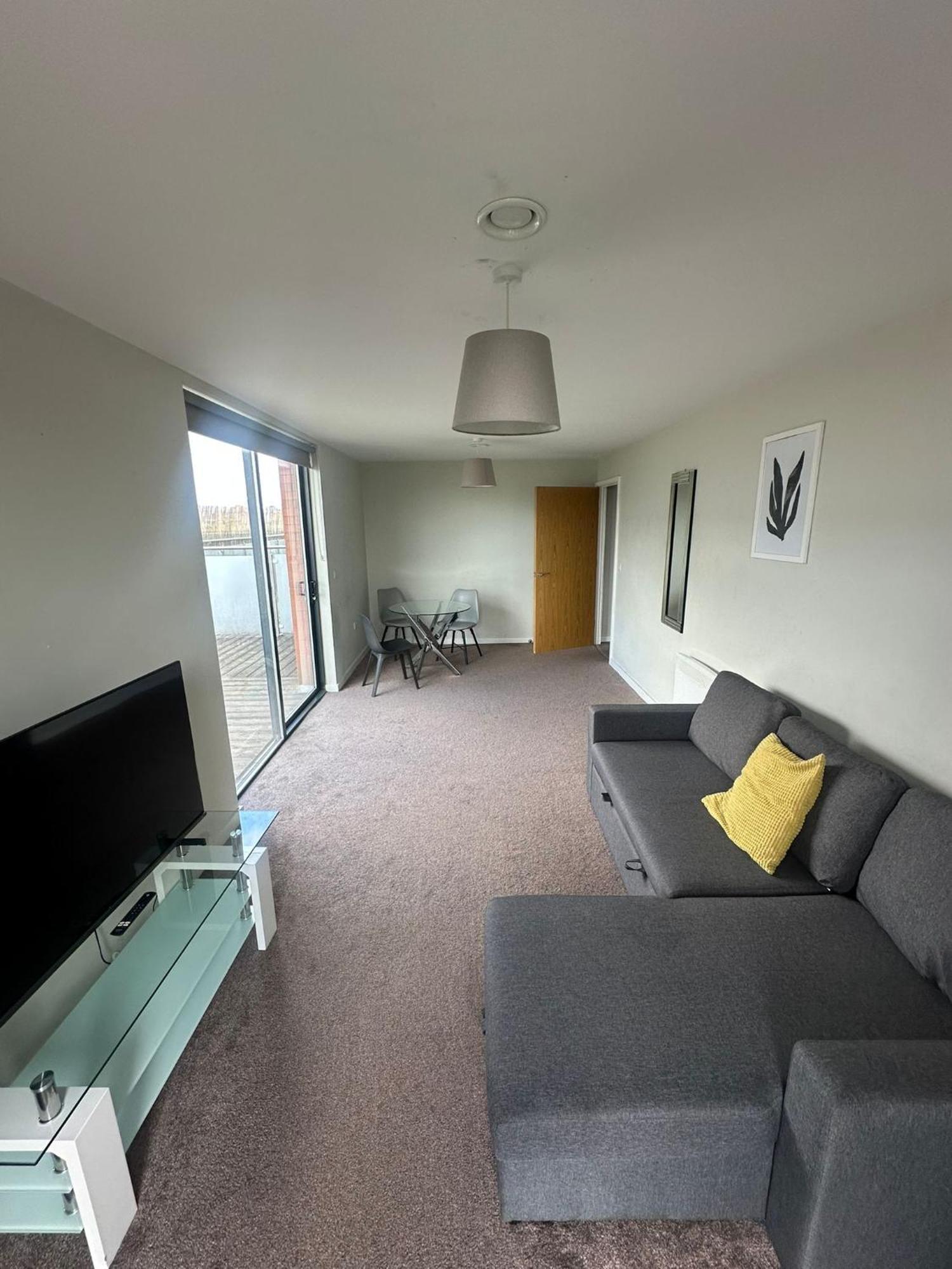 Beehosting Adelphi Wharf
