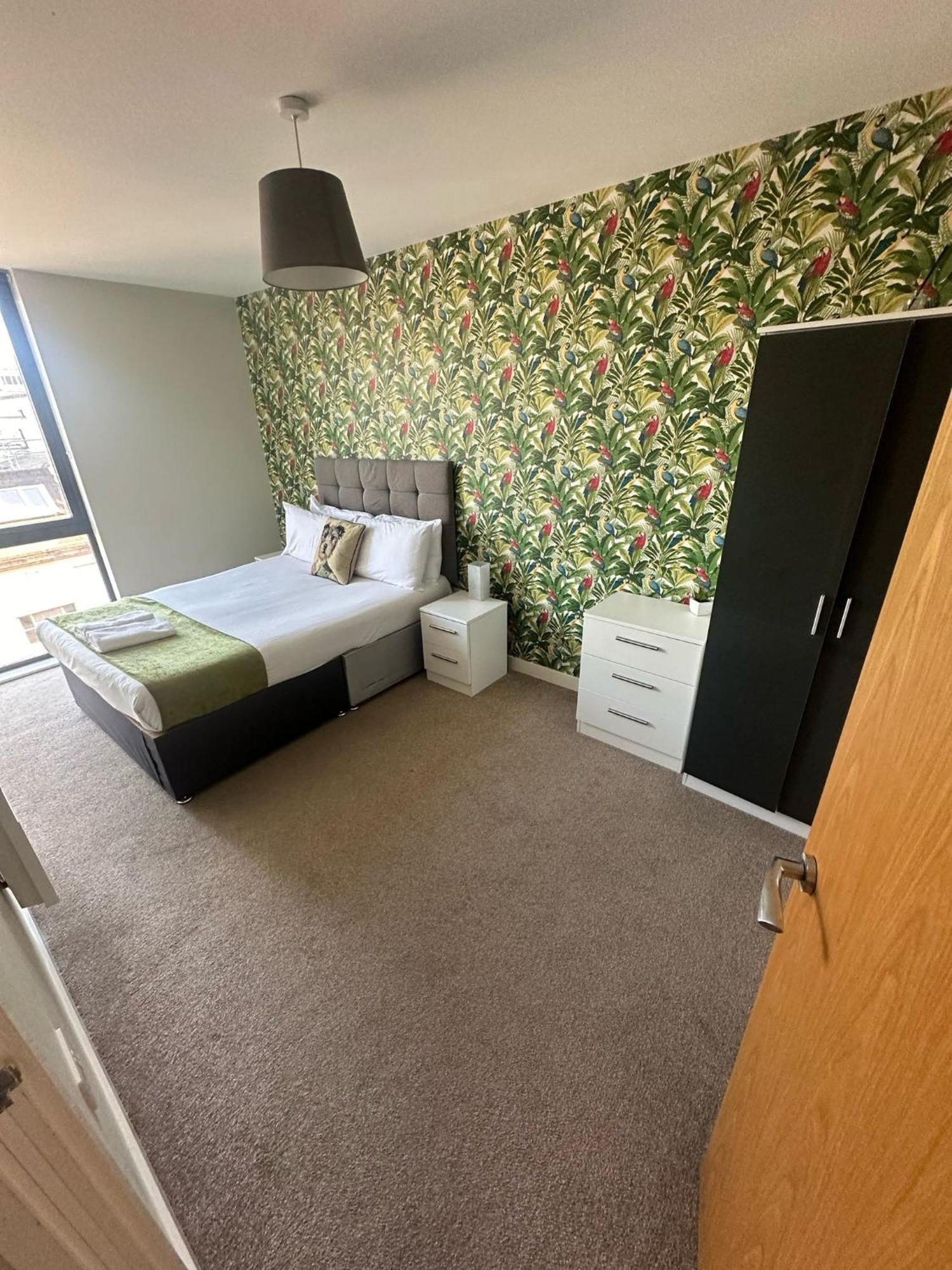 Beehosting Adelphi Wharf Aparthotel *