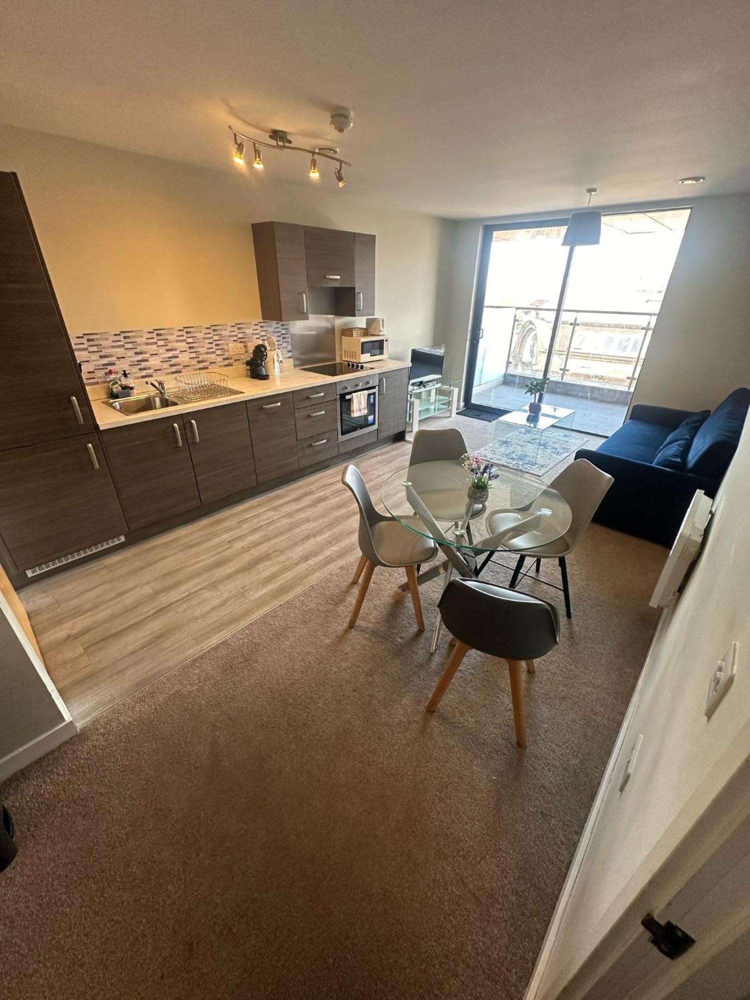 Beehosting Adelphi Wharf Aparthotel